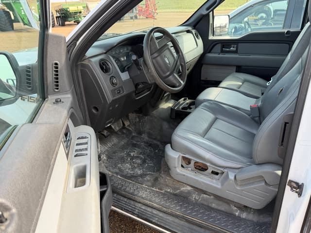 Image of Ford F-150 equipment image 4