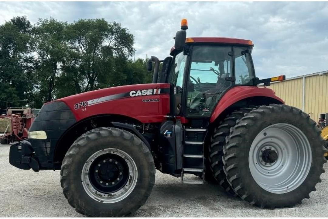 Image of Case IH Magnum 370 Image 1