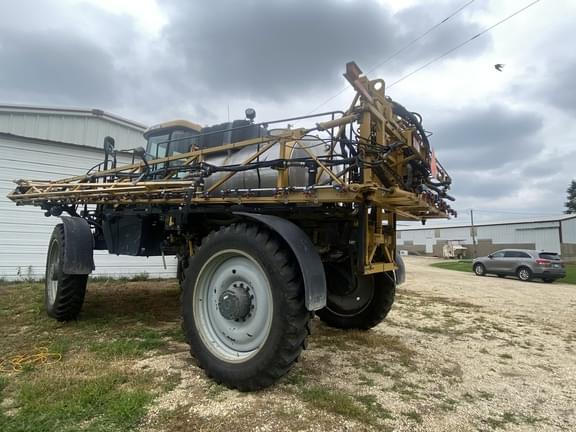 Image of RoGator RG1100 equipment image 3