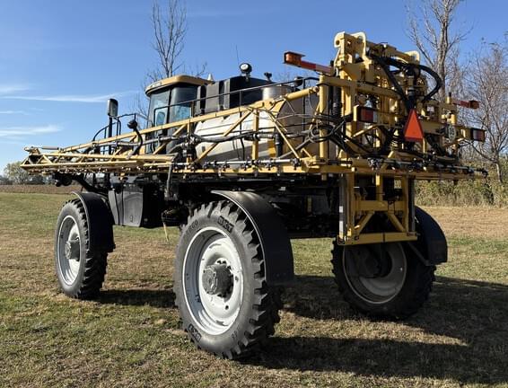 Image of RoGator RG1100 equipment image 4