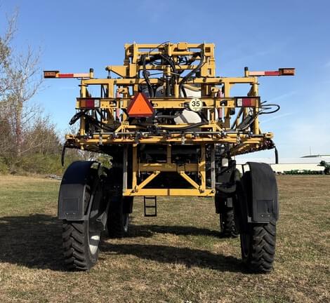 Image of RoGator RG1100 equipment image 3