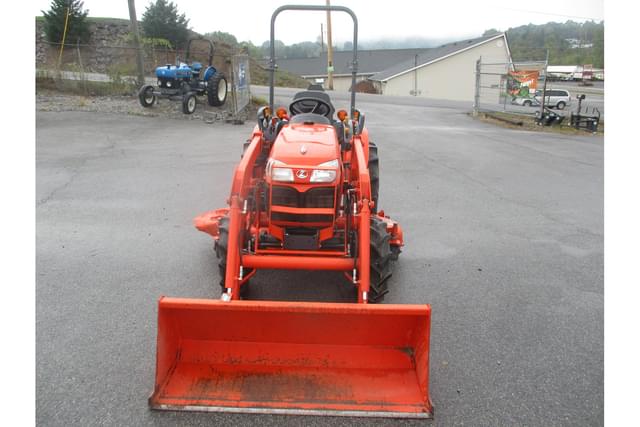 Image of Kubota B3200HST equipment image 4