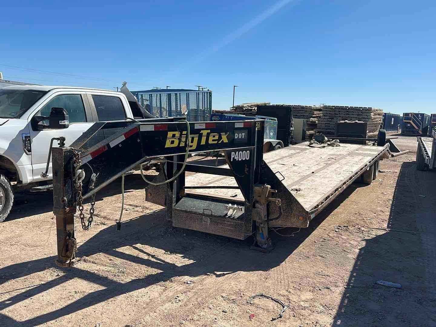 2014 Big Tex 22GN-30BK+5MR Equipment Image0