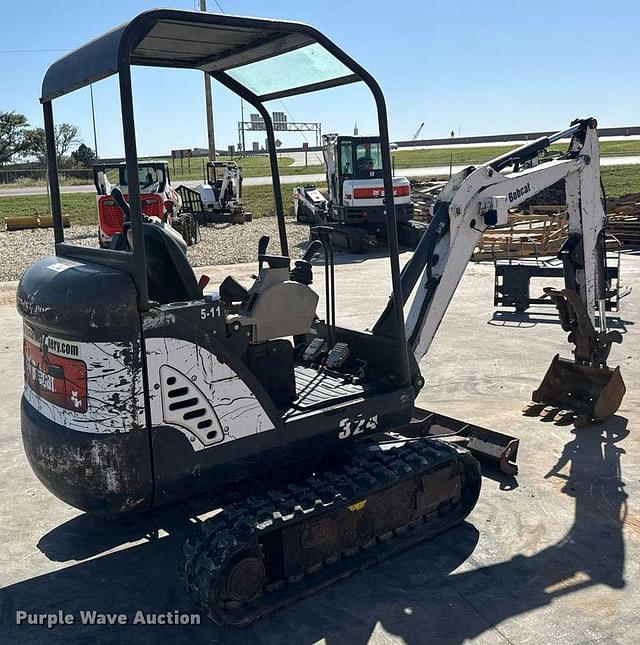 Image of Bobcat 324 equipment image 4