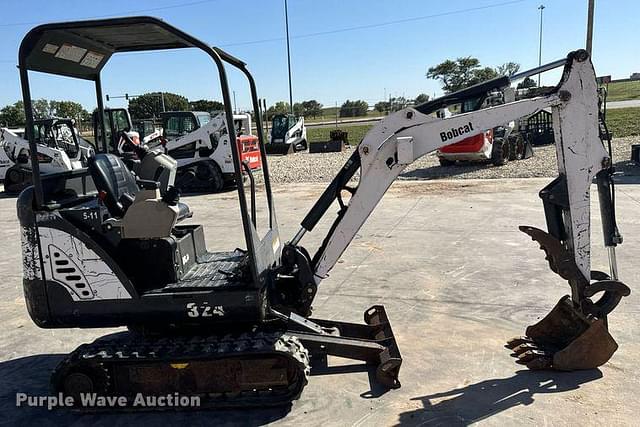 Image of Bobcat 324 equipment image 3