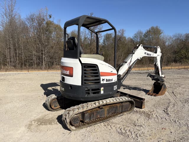 Image of Bobcat E26 equipment image 3
