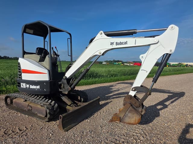 Image of Bobcat E26 equipment image 3
