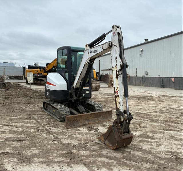 Image of Bobcat E32 equipment image 3