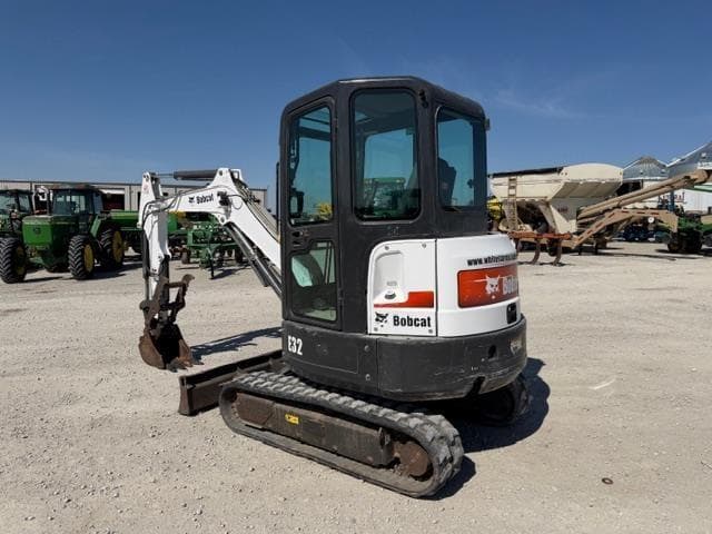 Image of Bobcat E32 equipment image 2