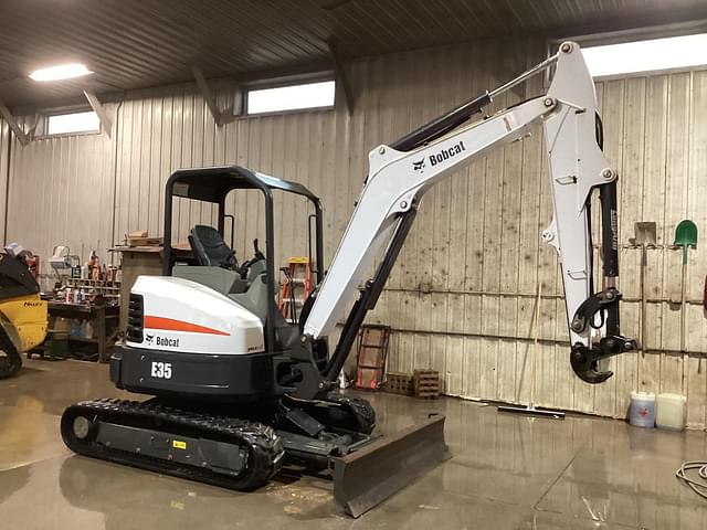 Image of Bobcat E35 equipment image 4