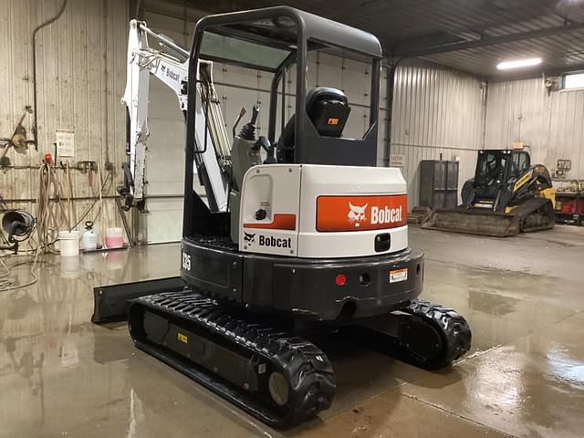 Image of Bobcat E35 equipment image 1