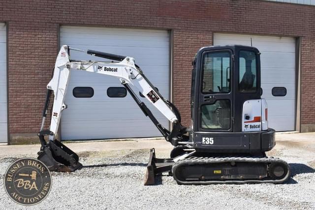 Image of Bobcat E35 equipment image 2