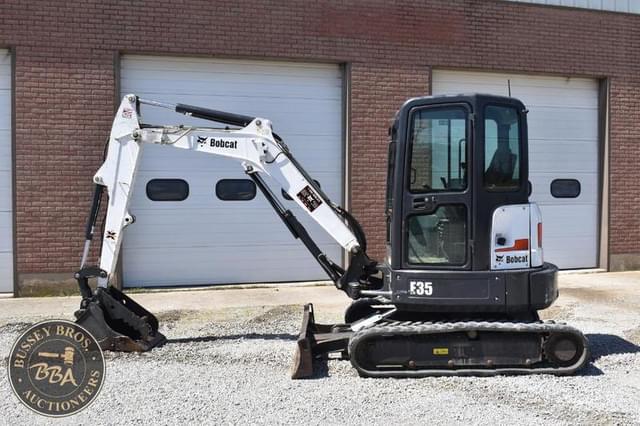 Image of Bobcat E35 equipment image 3