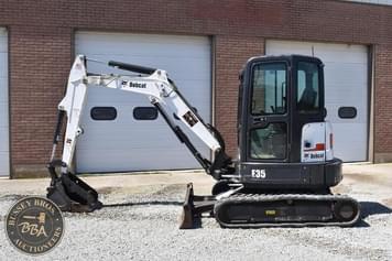 Main image Bobcat E35