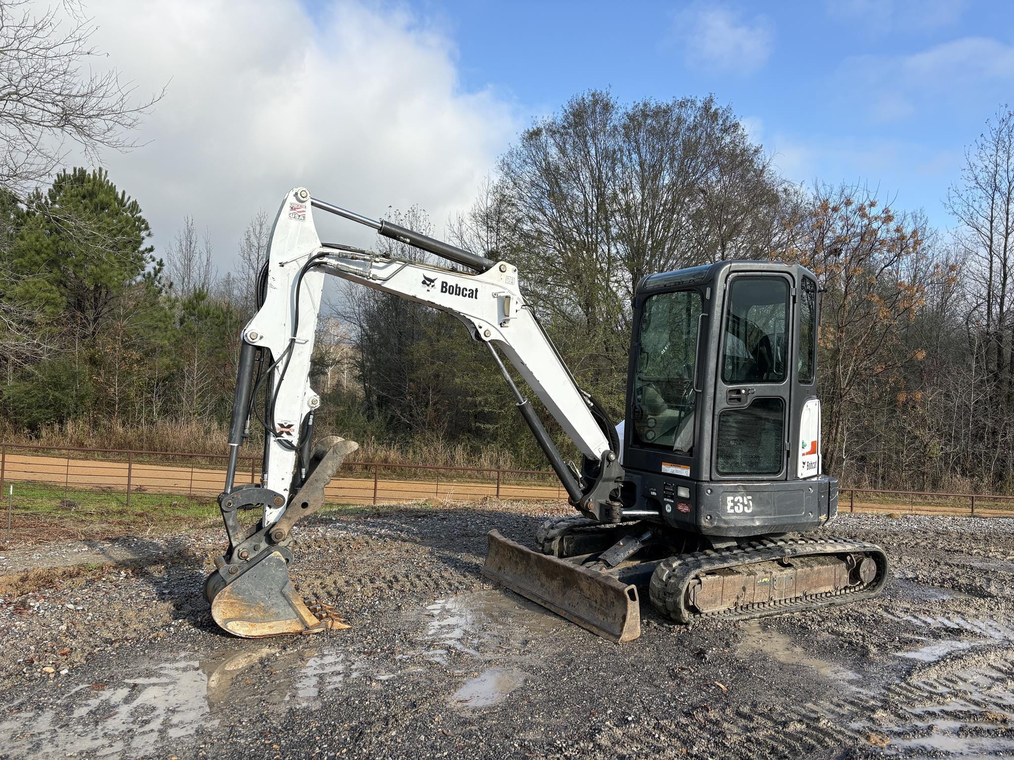 2014 Bobcat E35 Equipment Image0