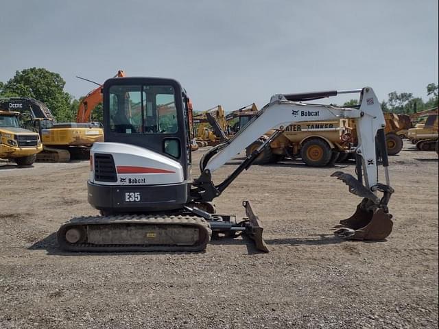 Image of Bobcat E35 equipment image 1