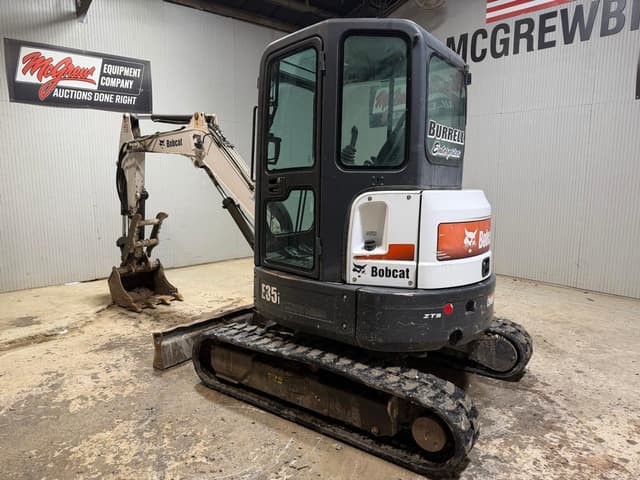 Image of Bobcat E35 equipment image 2