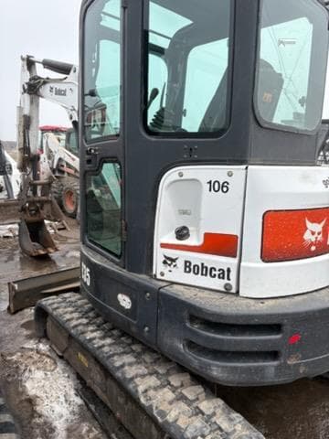 Image of Bobcat E35 equipment image 3