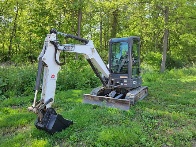 Image of Bobcat E35 equipment image 3