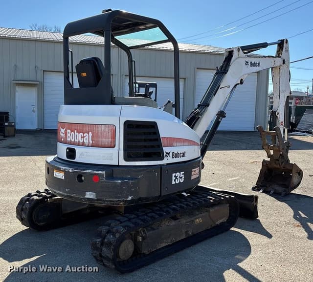 Image of Bobcat E35 equipment image 4