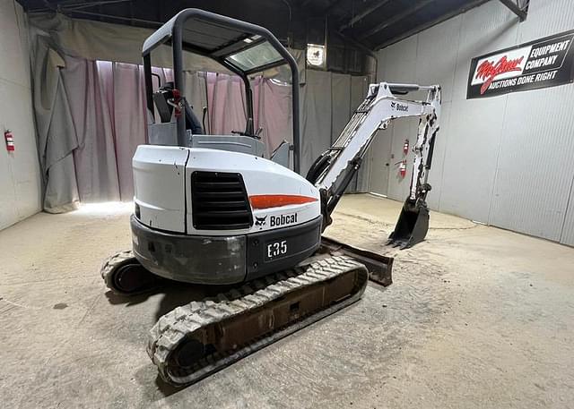 Image of Bobcat E35 equipment image 4