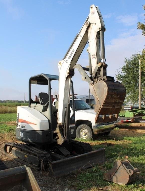 2014 Bobcat E35 Equipment Image0