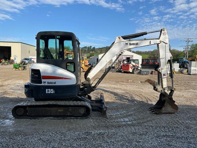 Image of Bobcat E35i equipment image 4