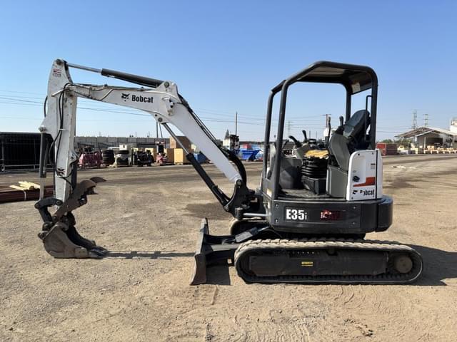 Image of Bobcat E35 equipment image 4