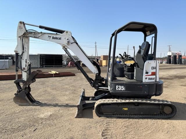Image of Bobcat E35i equipment image 4