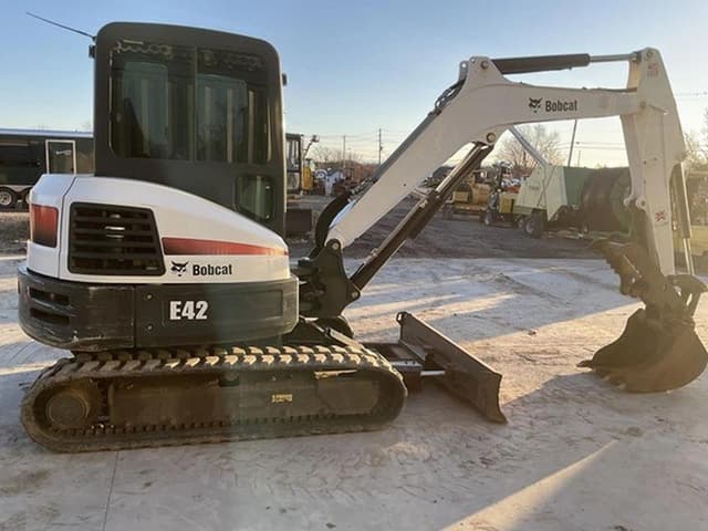 Image of Bobcat E42 equipment image 4