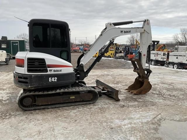 Image of Bobcat E42 equipment image 4