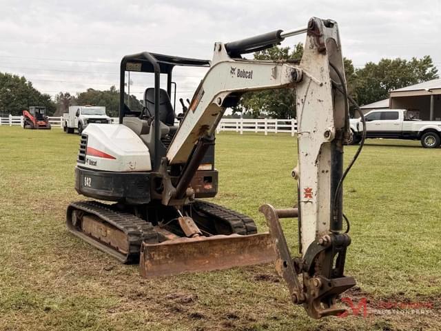 Image of Bobcat E42 equipment image 3
