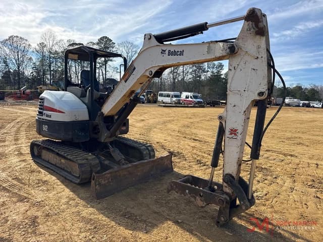 Image of Bobcat E42 equipment image 2