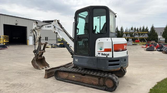 Image of Bobcat E42 equipment image 2