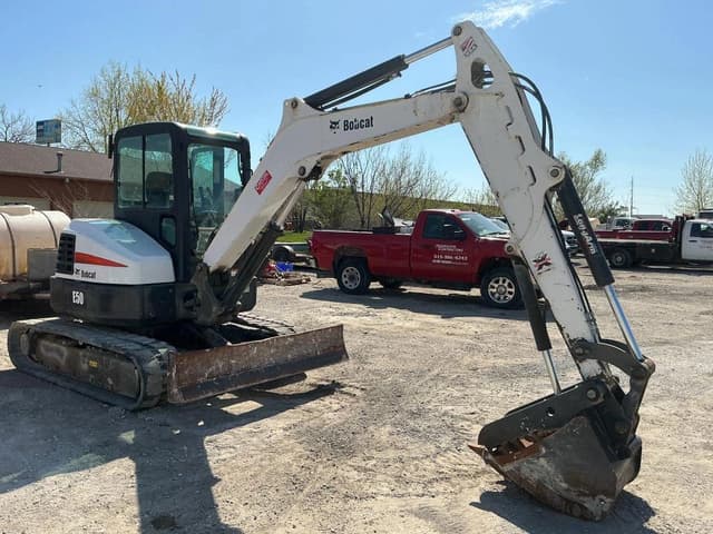 Image of Bobcat E50 equipment image 2