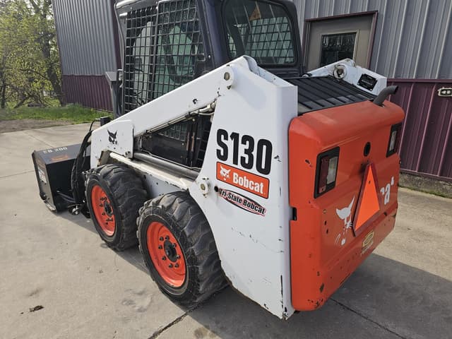 Image of Bobcat S130 equipment image 4