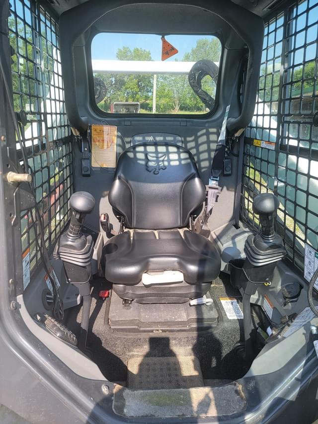 Image of Bobcat S570 equipment image 4