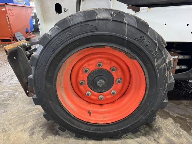 Image of Bobcat S570 equipment image 3