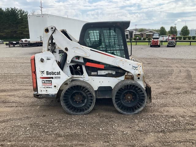 Image of Bobcat S570 equipment image 4