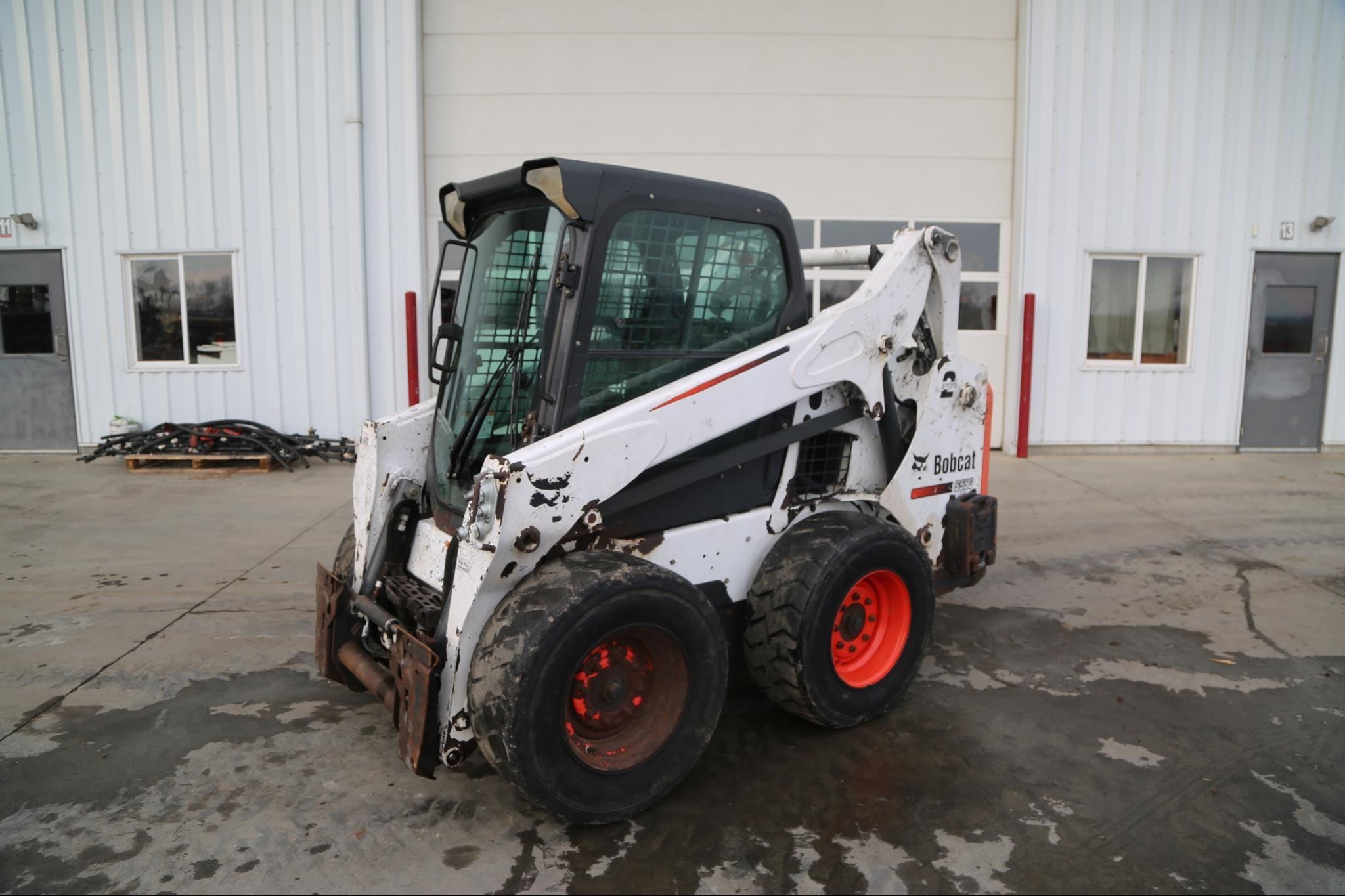 2014 Bobcat S590 Equipment Image0