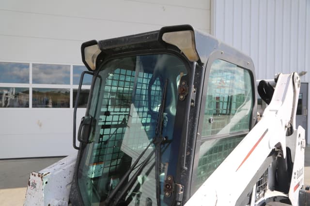 Image of Bobcat S590 equipment image 2