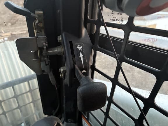 Image of Bobcat S650 equipment image 3