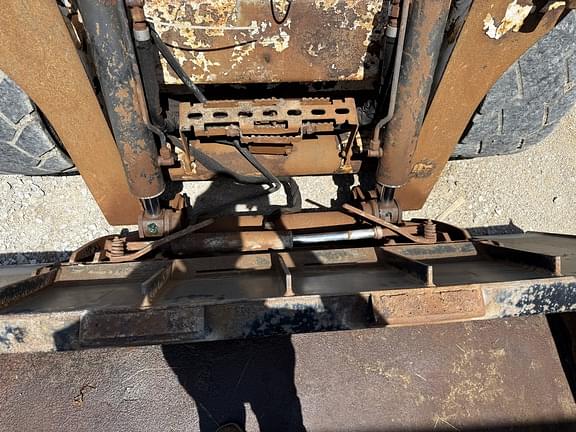 Image of Bobcat S650 equipment image 4