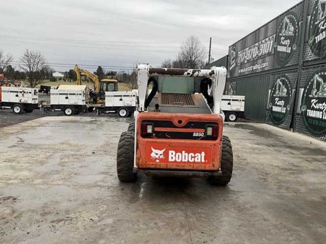 Image of Bobcat S850 equipment image 2