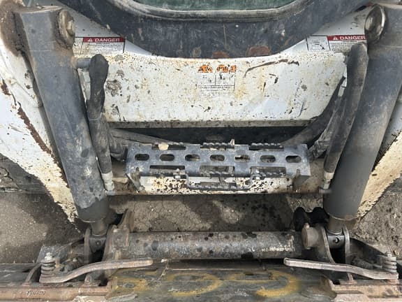 Image of Bobcat T550 equipment image 3