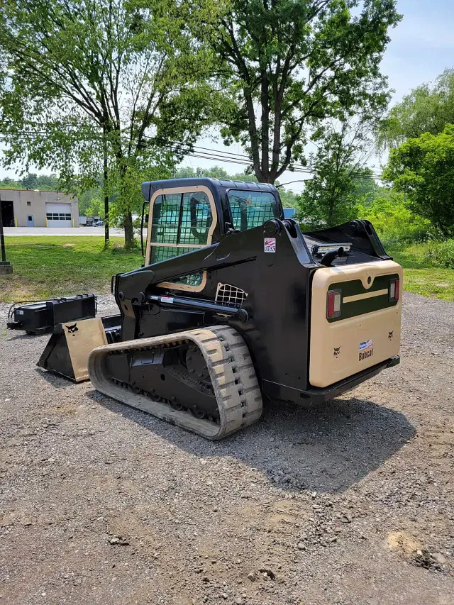 Image of Bobcat T630 equipment image 2