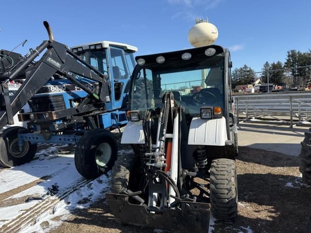 Image of Bobcat Toolcat 5600 equipment image 1