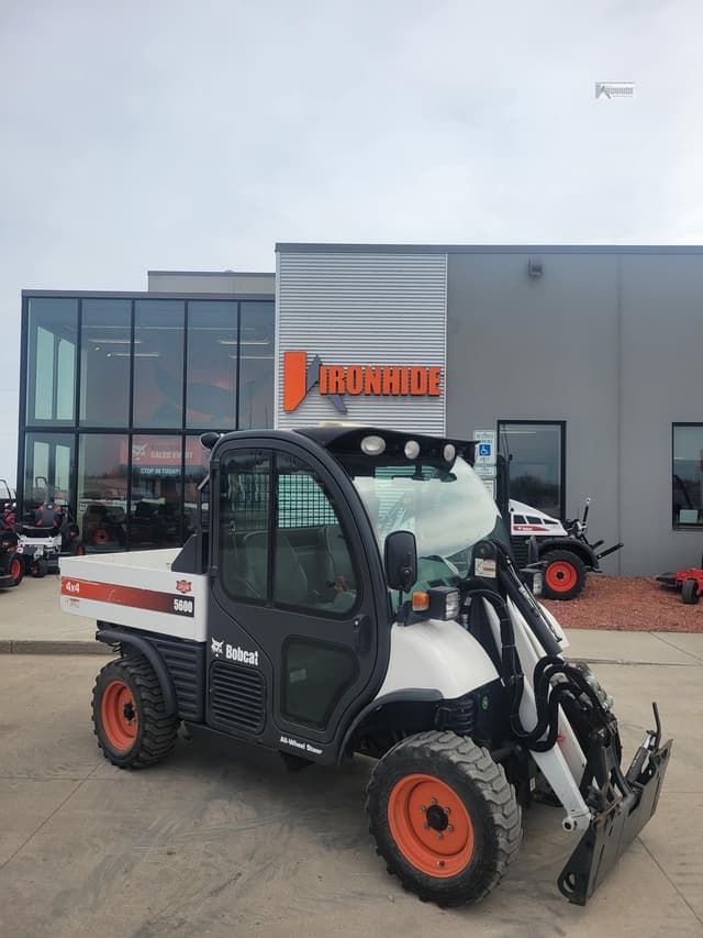 Image of Bobcat Toolcat 5600 equipment image 1