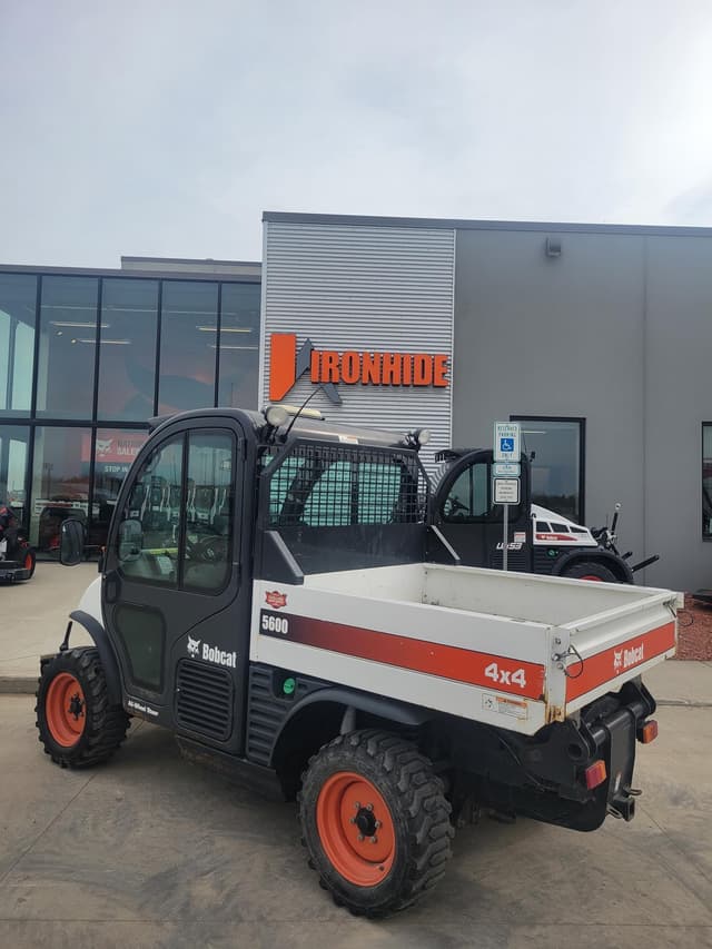 Image of Bobcat Toolcat 5600 equipment image 2
