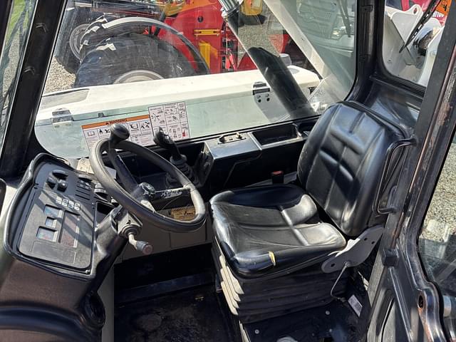 Image of Bobcat V417 equipment image 4
